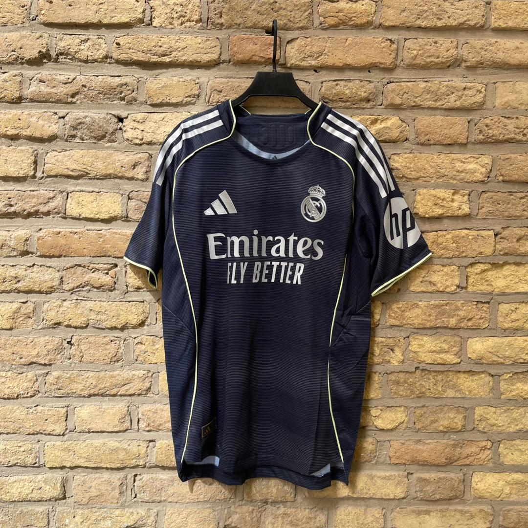 کیت پلیردوم رئال مادرید25/26(مطابق اورجینال)428